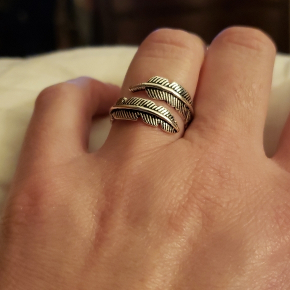 💥5/$30🎁 FEATHER 925 STERLING ADJUSTABLE RING - Picture 5 of 7